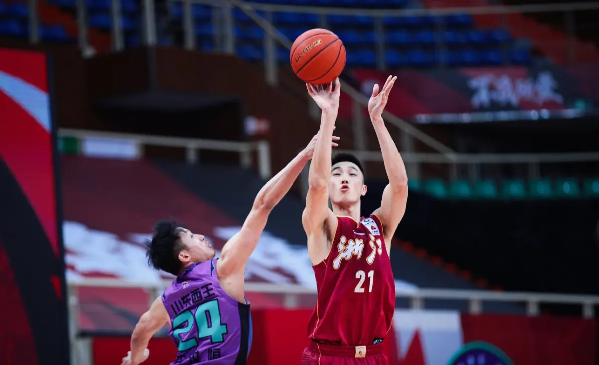 南宫体育/电竞赛事-今夜山东男篮造点机会——德甲节点到来，赛场秩序良好，赛程密集仍需轮换(山东男篮今日最新情况)